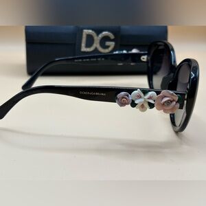 Vintage DG Black Sunglasses with Case